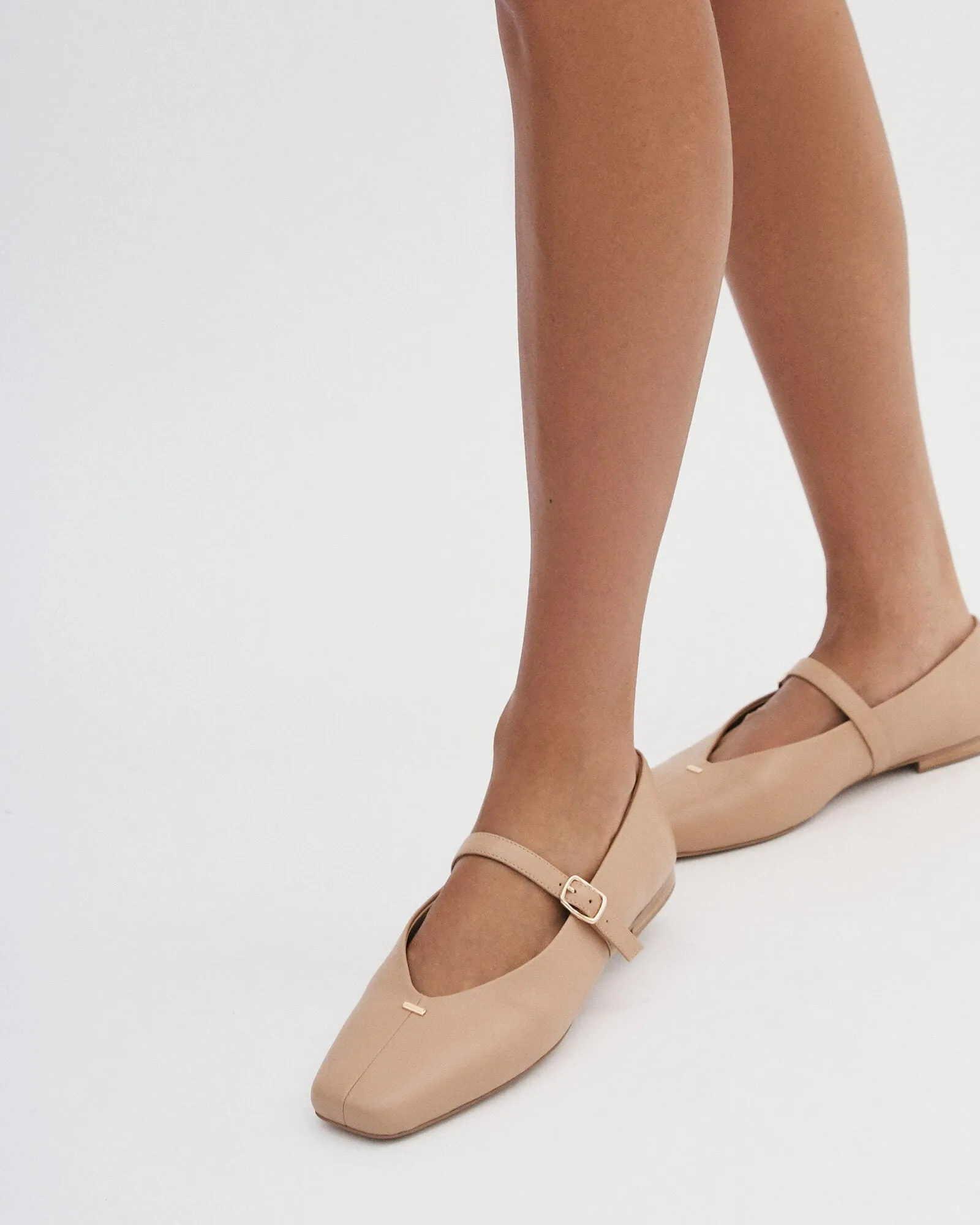 APRIL CASUAL FLATS TAN LEATHER